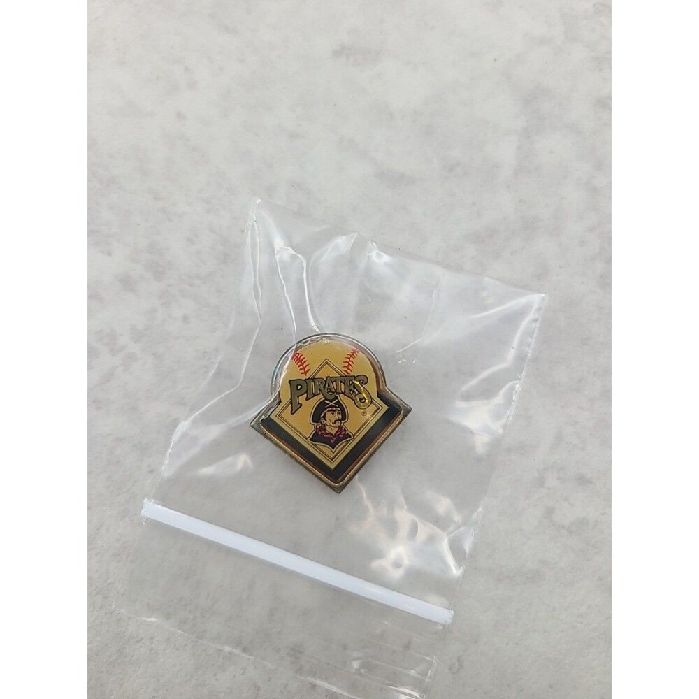 Vintage Pittsburgh Pirates Pin MLB Baseball Fan Gift Souvenir Hat Lapel